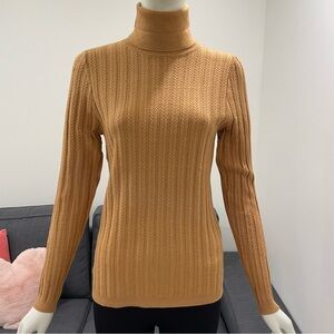 NWT LINEA DOMANI Fine Knit Long-Sleeved Turtleneck Sweater Size Large - Camel